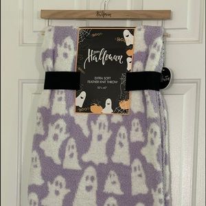 Artisan 34 Pastel Purple Ghost Blanket